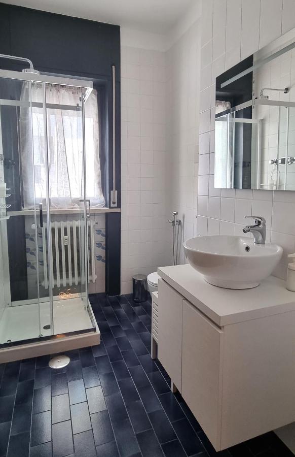 Guesthouse Tree Rooms Industrial Бергамо Экстерьер фото