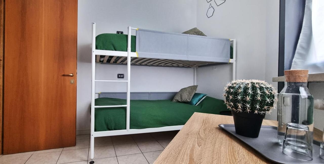 Guesthouse Tree Rooms Industrial Бергамо Экстерьер фото